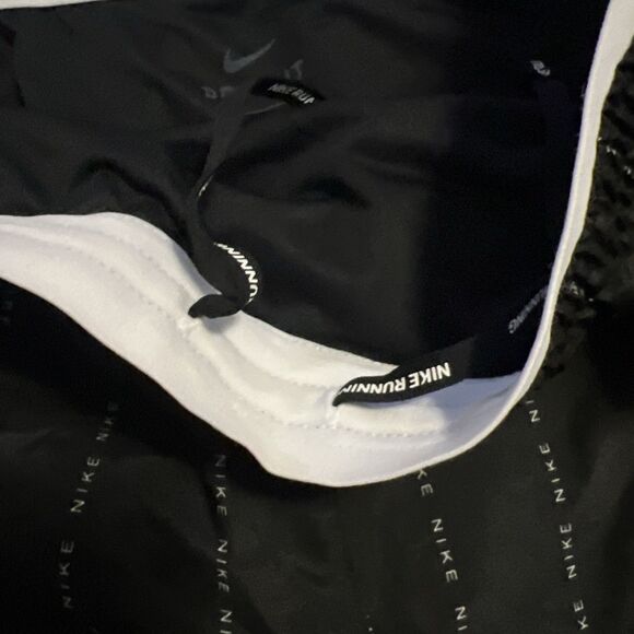 SMALL Nike Dri-FIT Tempo Luxe Icon Clash Running Shorts Black DD6024-010 Women's - Picture 6 of 8